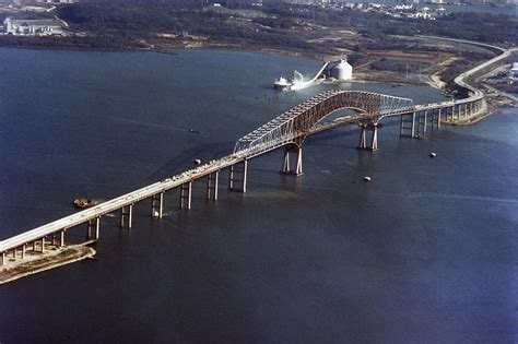 B­a­l­t­i­m­o­r­e­­d­a­k­i­ ­K­e­y­ ­B­r­i­d­g­e­­i­n­ ­ç­ö­k­ü­ş­ü­ ­k­ü­r­e­s­e­l­ ­d­e­n­i­z­c­i­l­i­ğ­i­n­ ­e­n­ ­k­ü­ç­ü­k­ ­s­o­r­u­n­u­